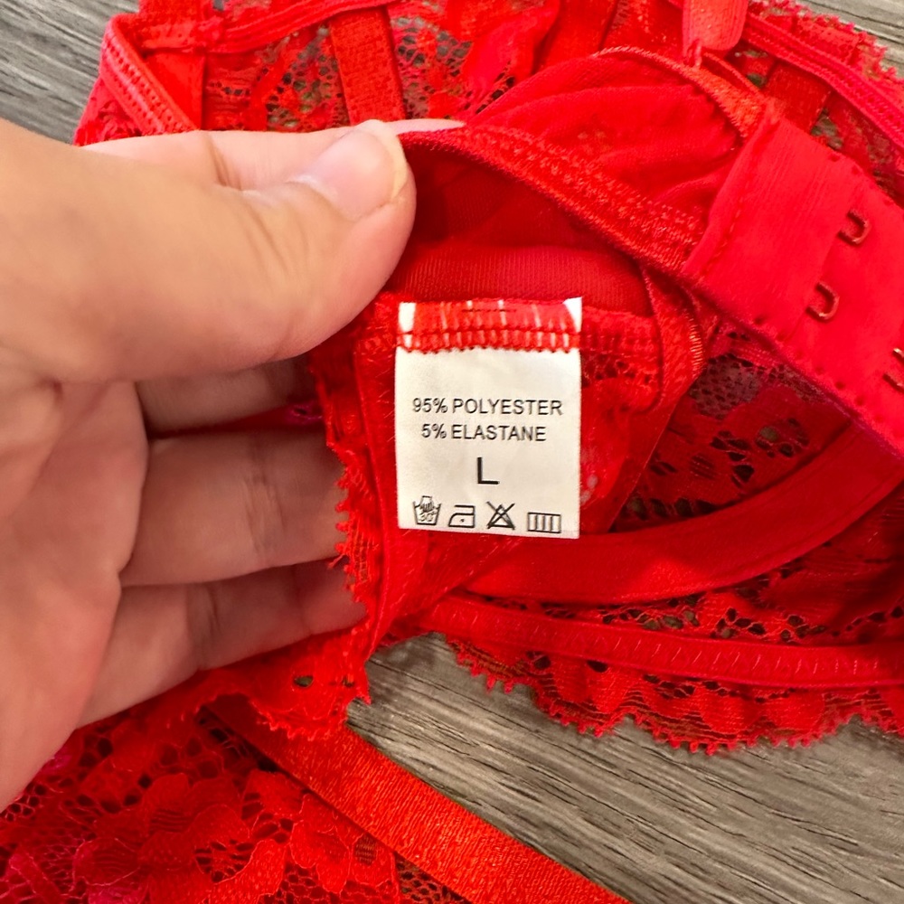 NEW| Red Lace Lingerie Set - Picture 6 of 6